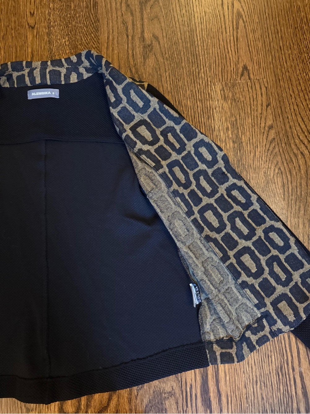 Patterned Tan & Black Single-Button Blazer - Picture 4 of 4